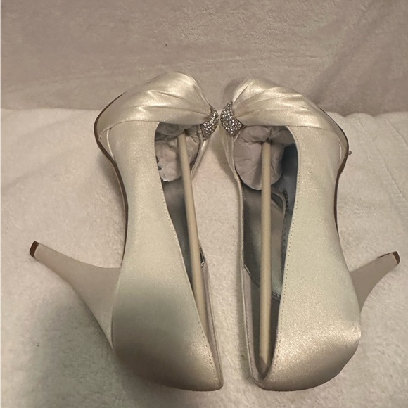 New! Ivory wedding shoe. Size‎ 9 - Picture 13 of 15